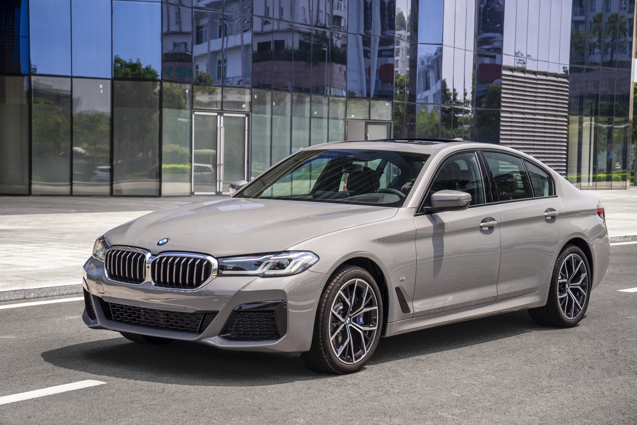bmw-530i-msport-2021